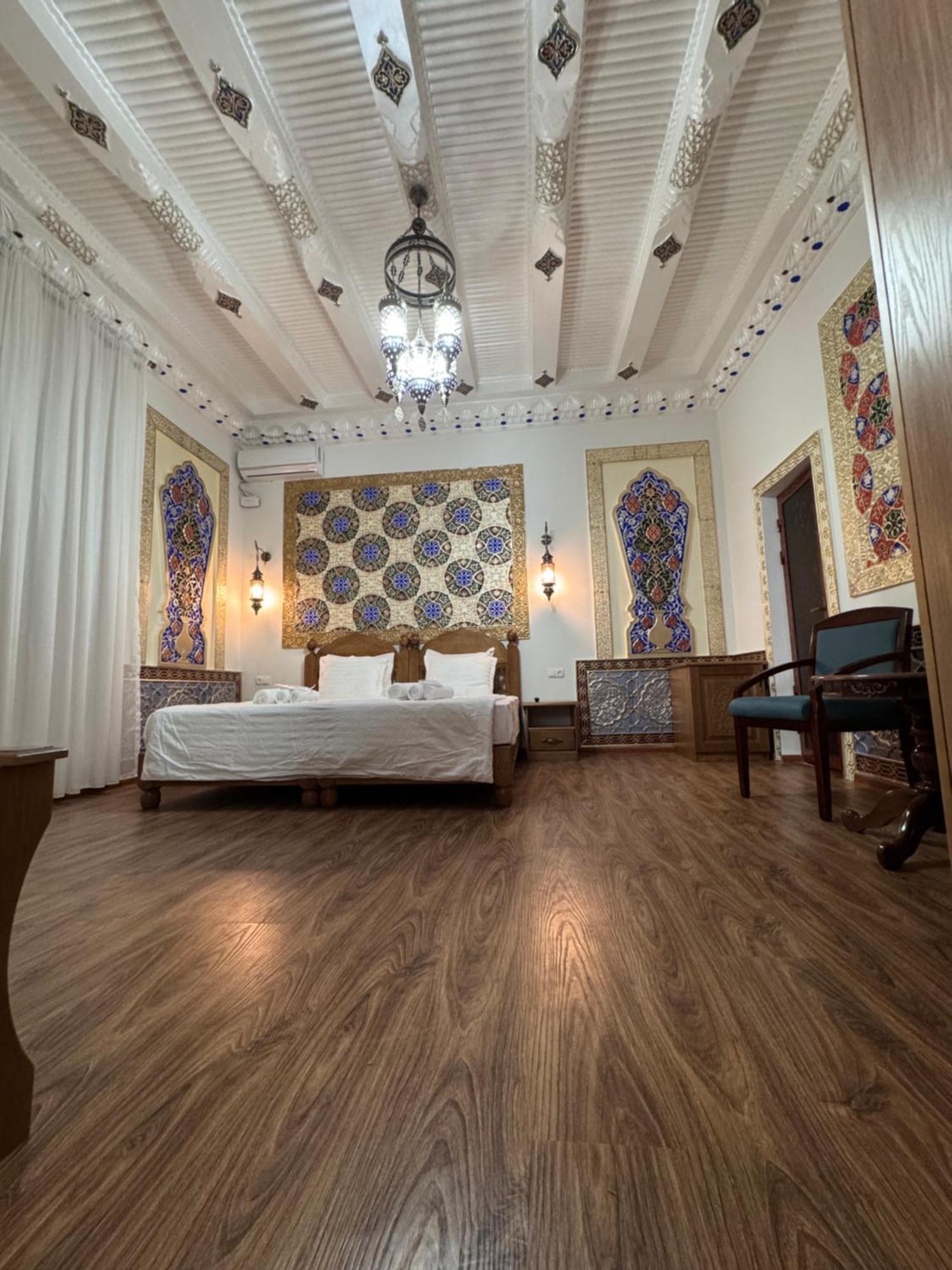 Guesthouse Muqaddam Buchara Exteriör bild