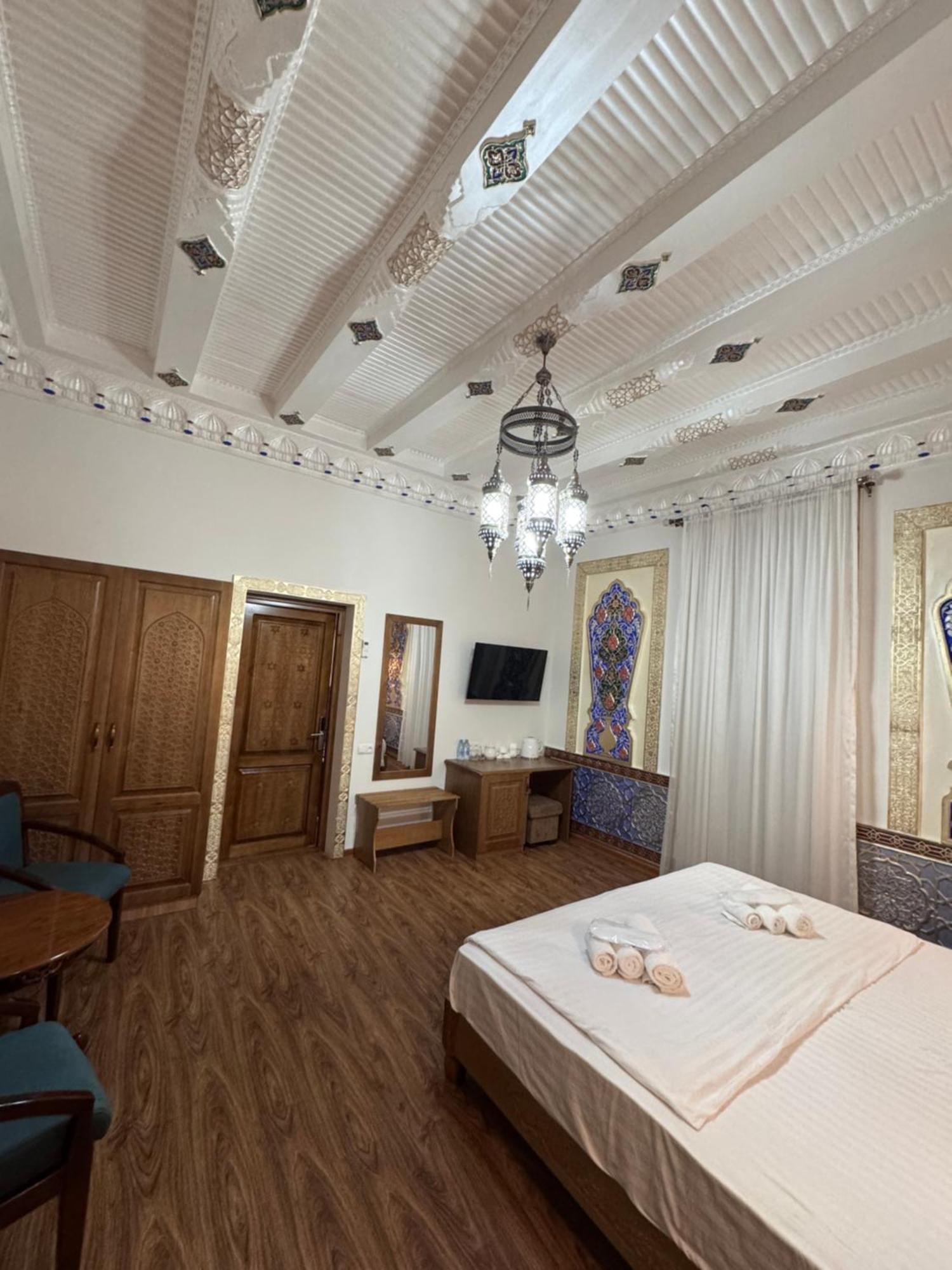 Guesthouse Muqaddam Buchara Exteriör bild