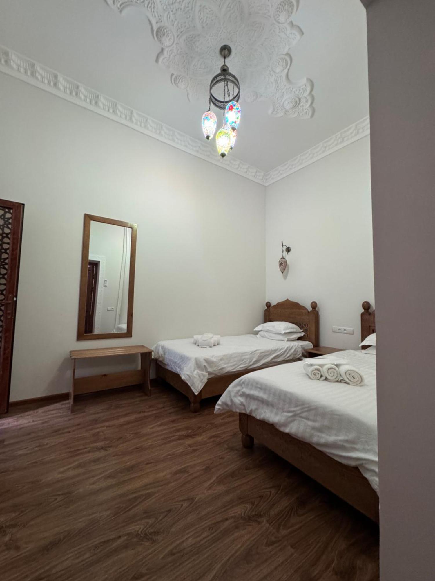 Guesthouse Muqaddam Buchara Exteriör bild